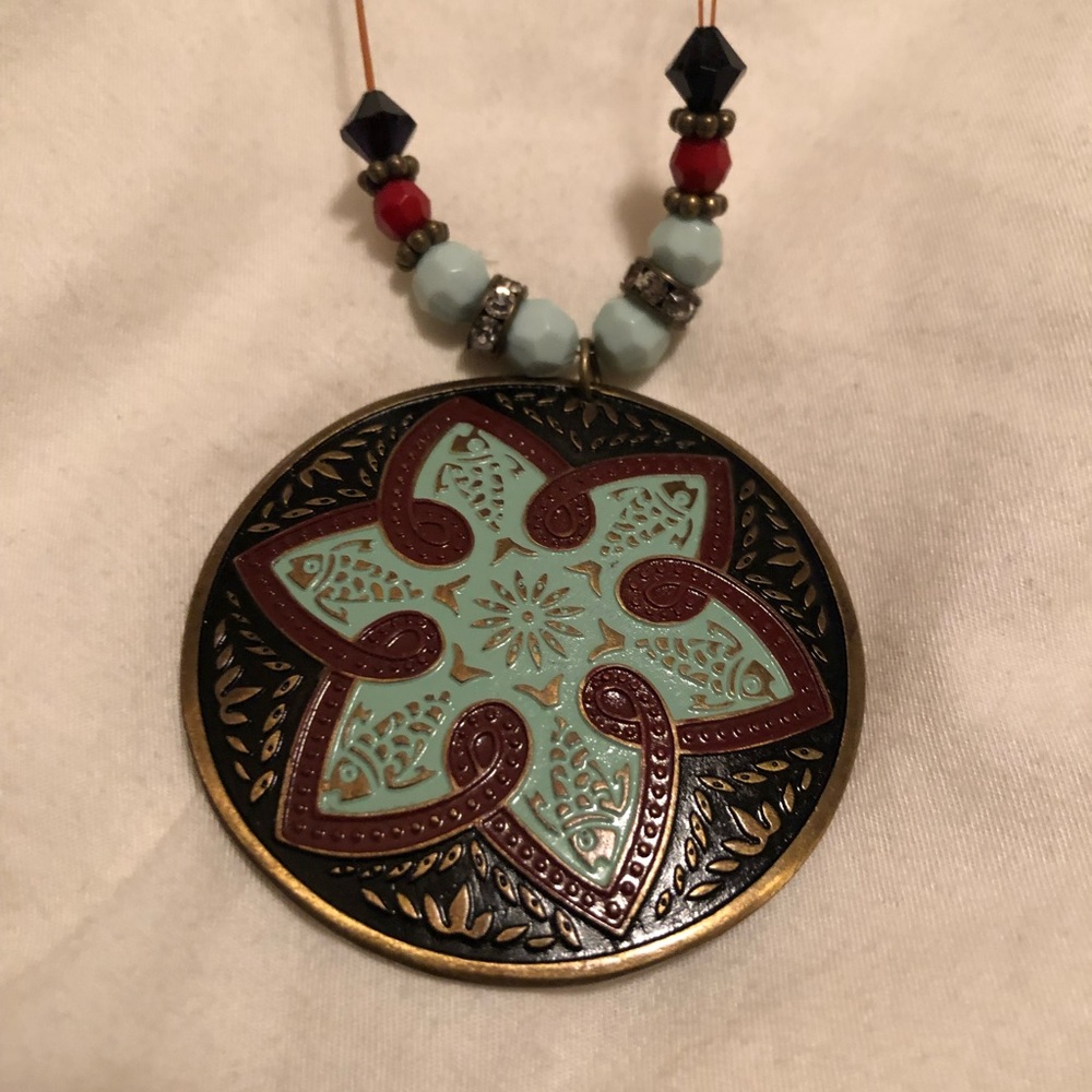 2/$15💫💫Eye-catching patterned necklace